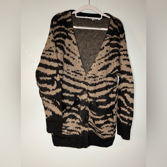 Pam & Gela Tiger-Stripe animal print Cardigan - Picture 3 of 6